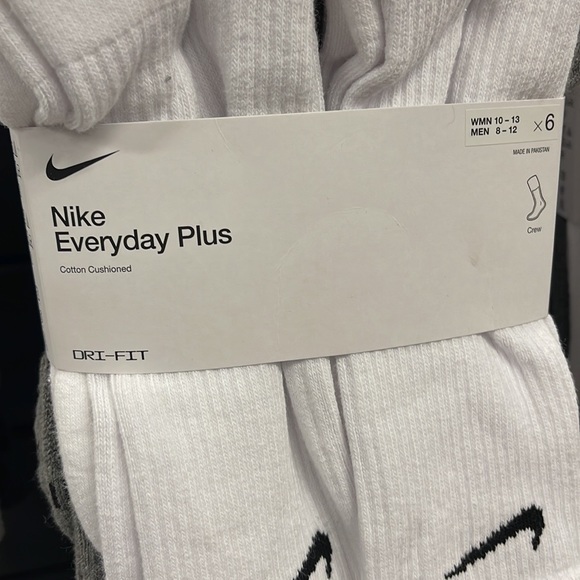 NIKE 
Training Crew Socks (6 Pairs)
Nike Everyday Cushioned

NWT - Picture 4 of 16